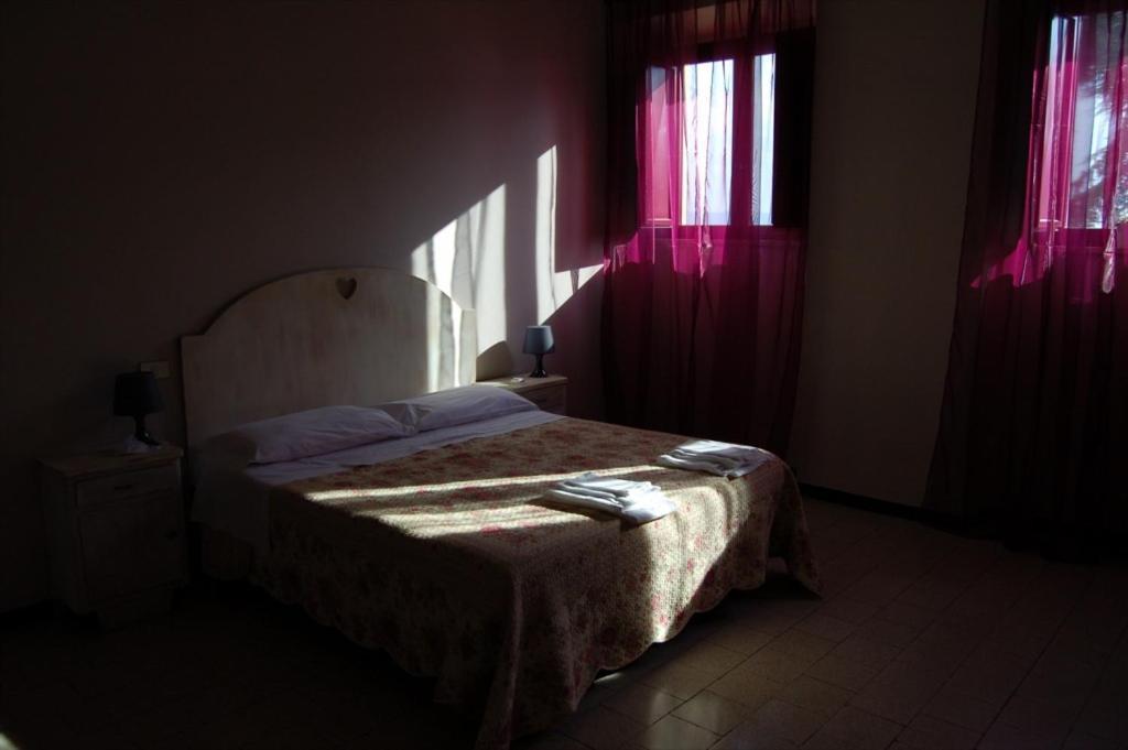 Casa Betania Hotel Кортона Стая снимка