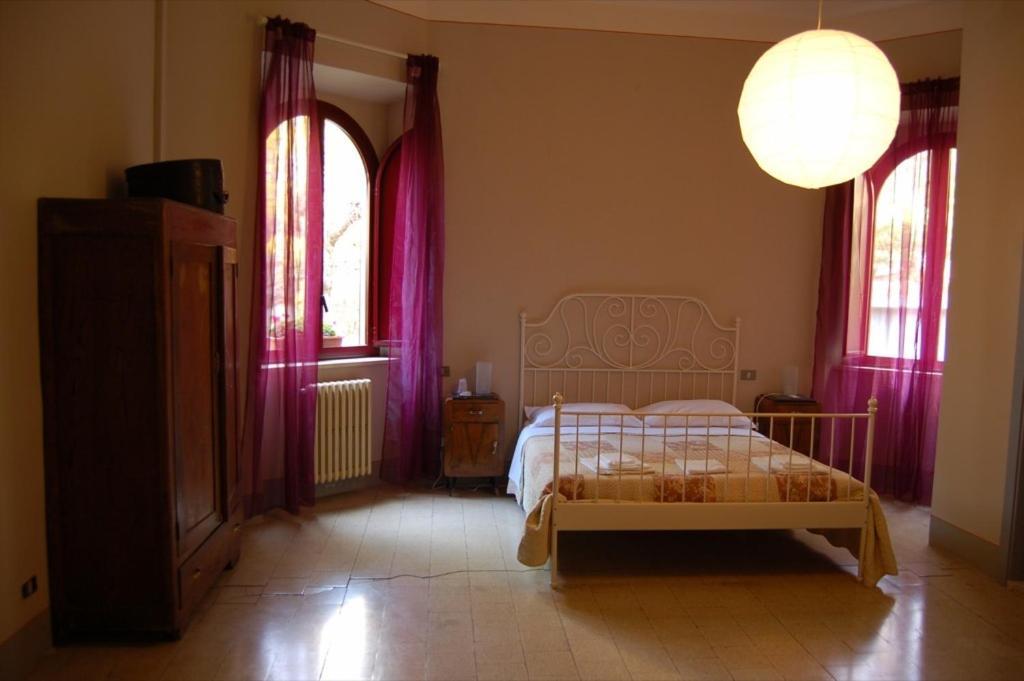 Casa Betania Hotel Кортона Стая снимка
