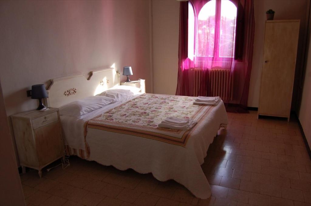 Casa Betania Hotel Кортона Стая снимка