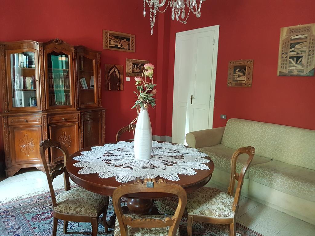 Casa Betania Hotel Кортона Екстериор снимка